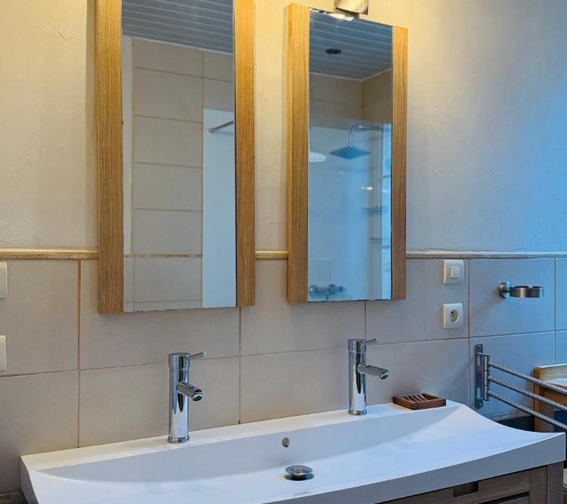 Photo of Bathroom in Fontenille-Saint-Martin-d'Entraigues