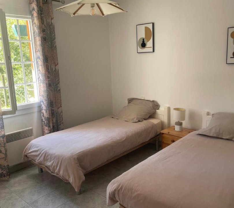 Photo of Others in Lesperon