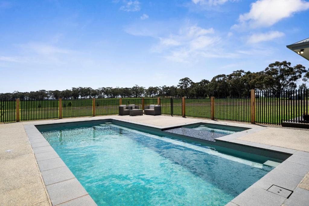 Photo of Others in Kirwans Bridge