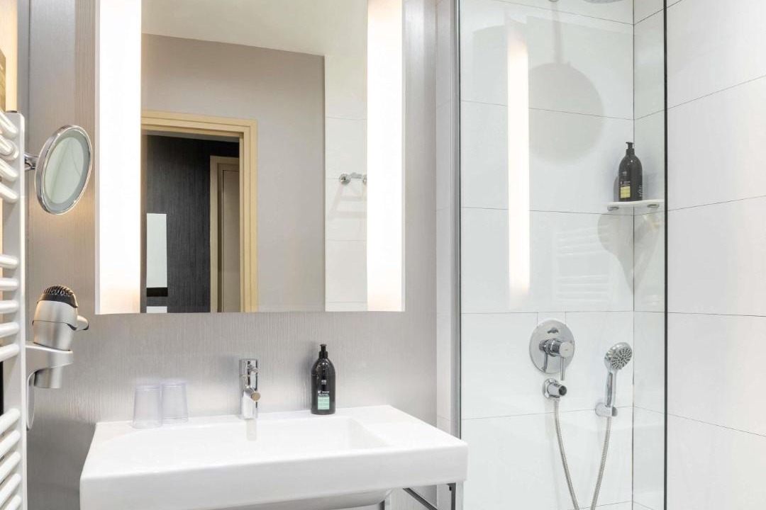 Photo of Bathroom in Puteaux