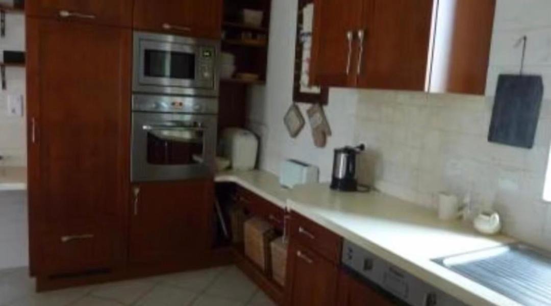 Photo of Kitchen in Pleudihen-sur-Rance