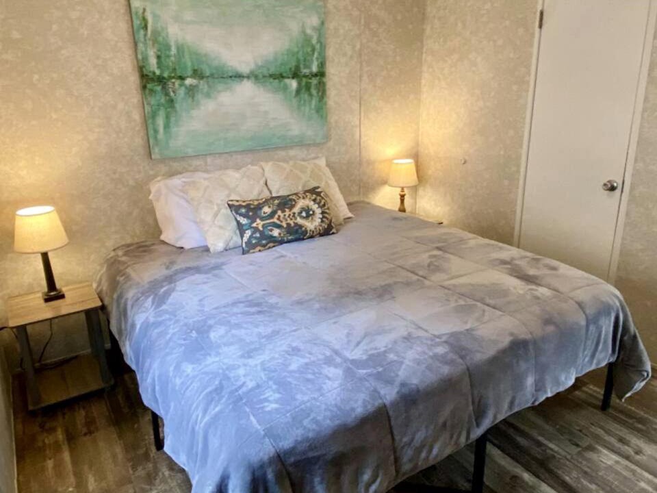 Photo of Bedroom in Dunnellon