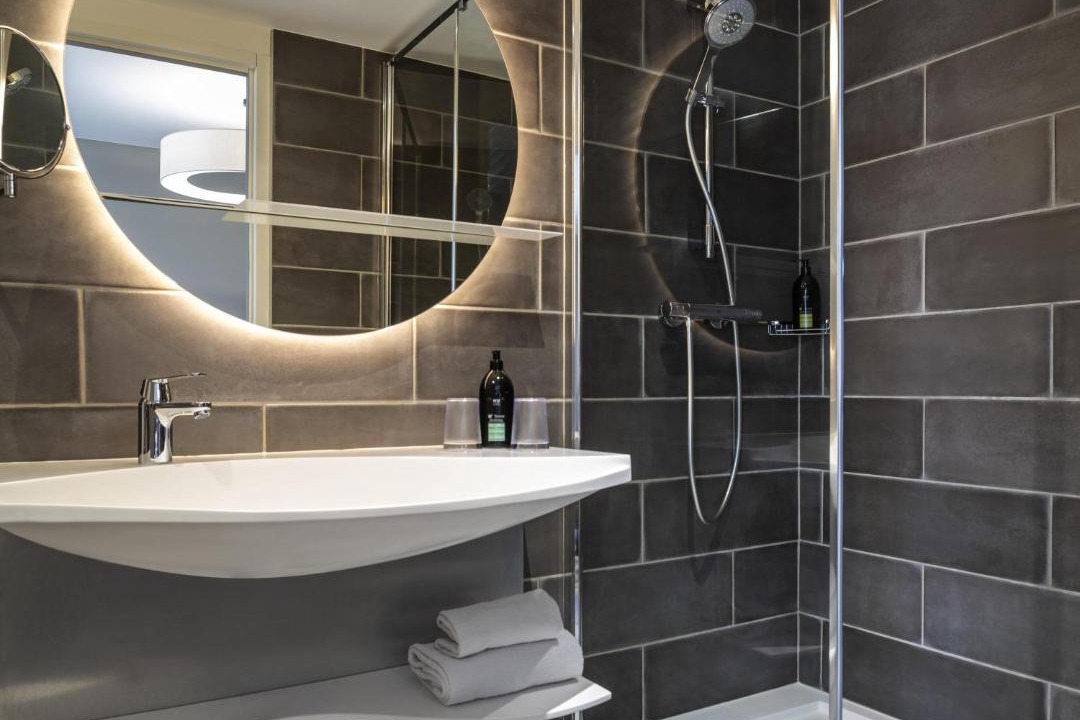 Photo of Others in Suresnes