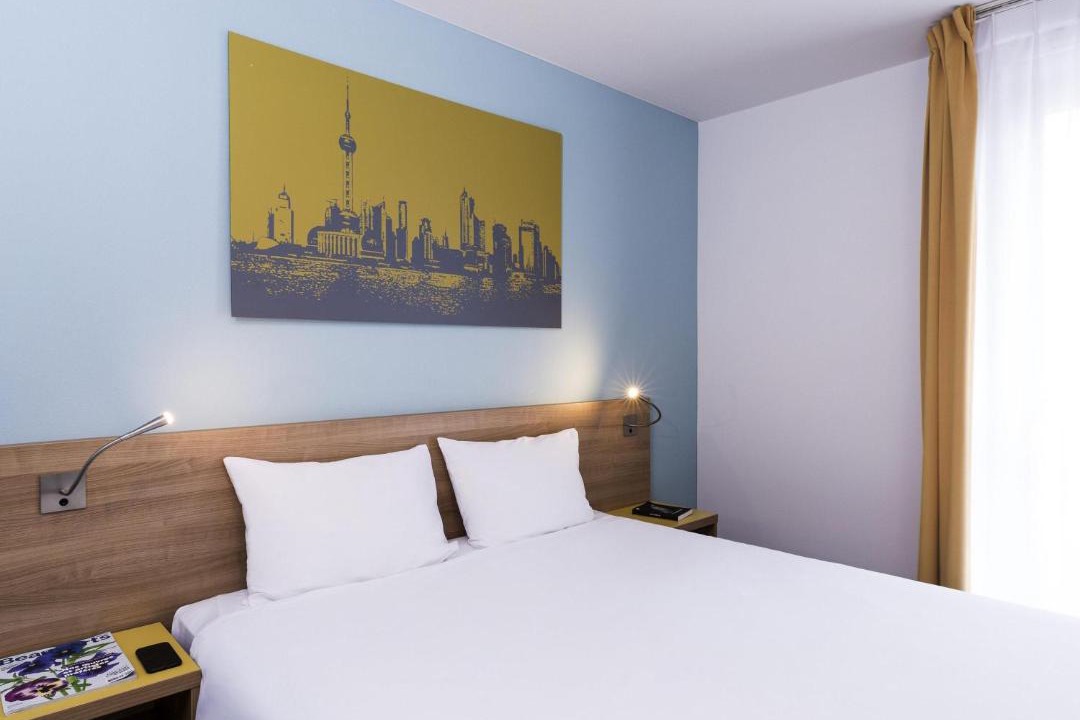 Photo of Bedroom in Clamart