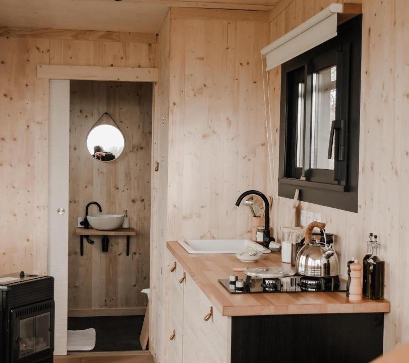 Photo of Others in Cravant