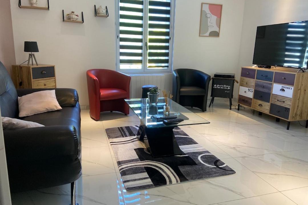 Photo of Others in Moiremont