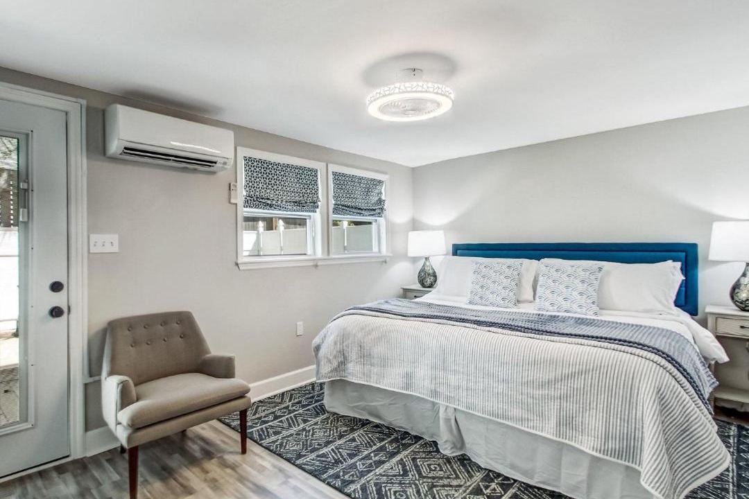 Photo of Bedroom in Savannah Beach