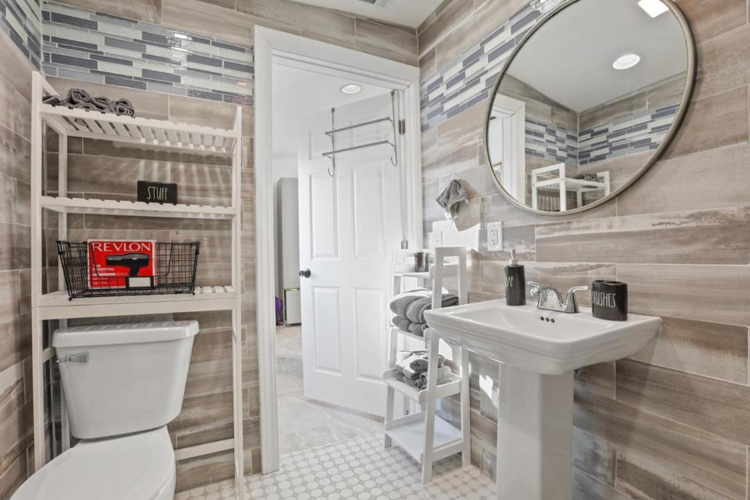 Photo of Bathroom in Buckeye Lake