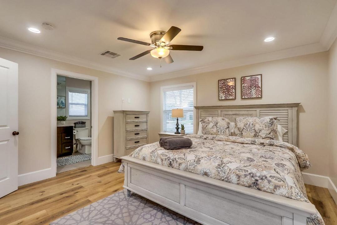 Photo of Bedroom in Orange