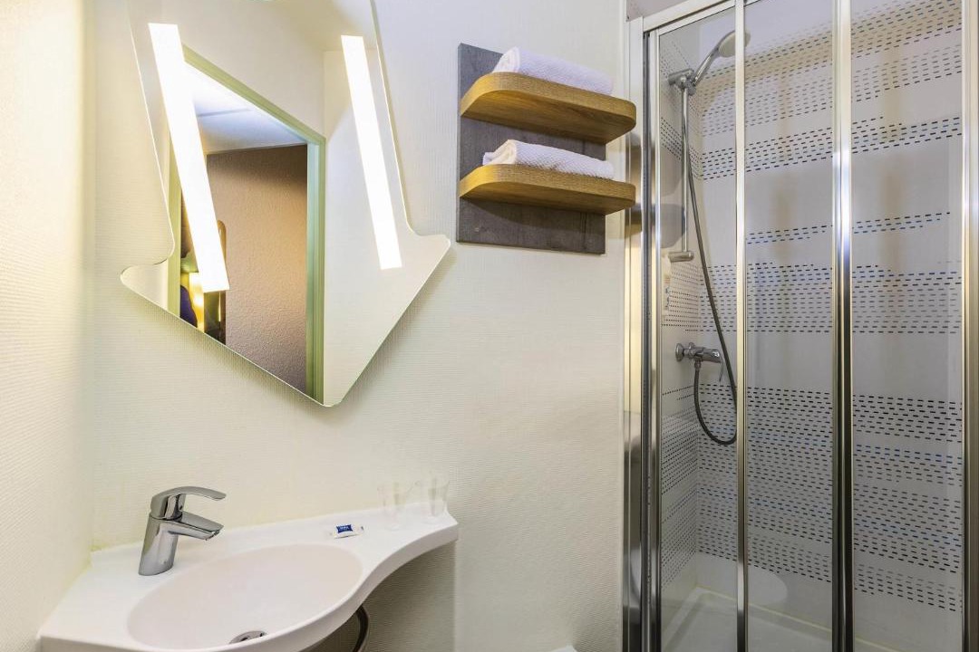 Photo of Bathroom in Le Kremlin-Bicetre