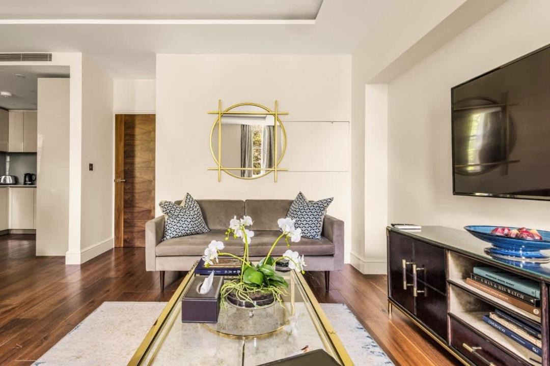 Photo of Others in Queen's Gate