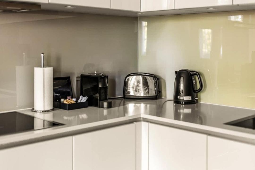 Photo of Others in Queen's Gate