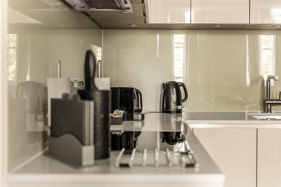 Photo of Others in Queen's Gate