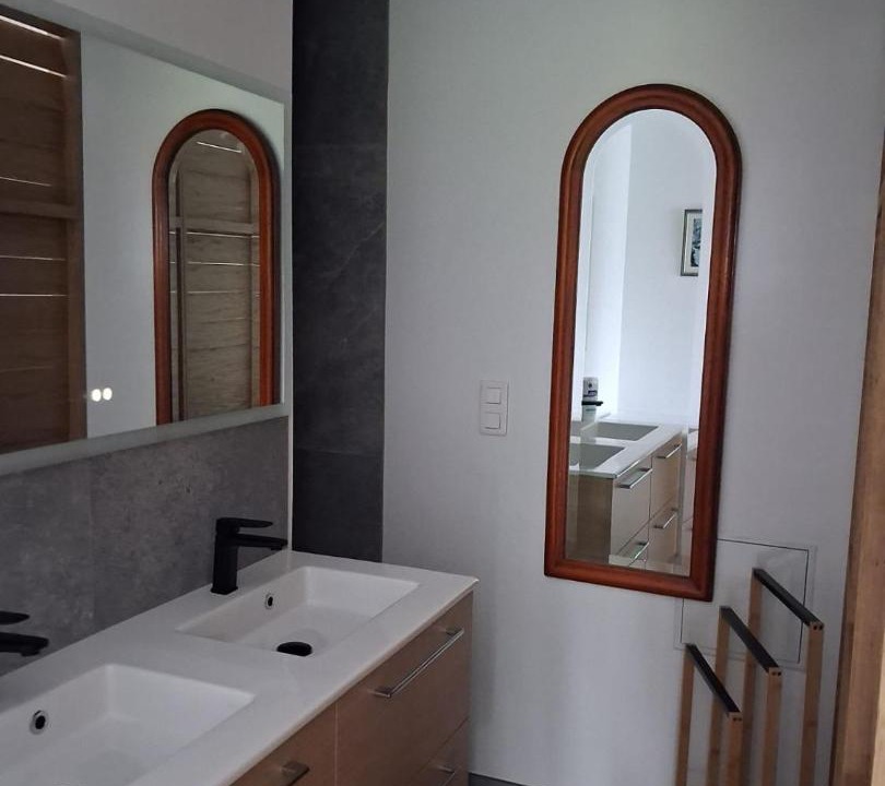 Photo of Bathroom in Carvin