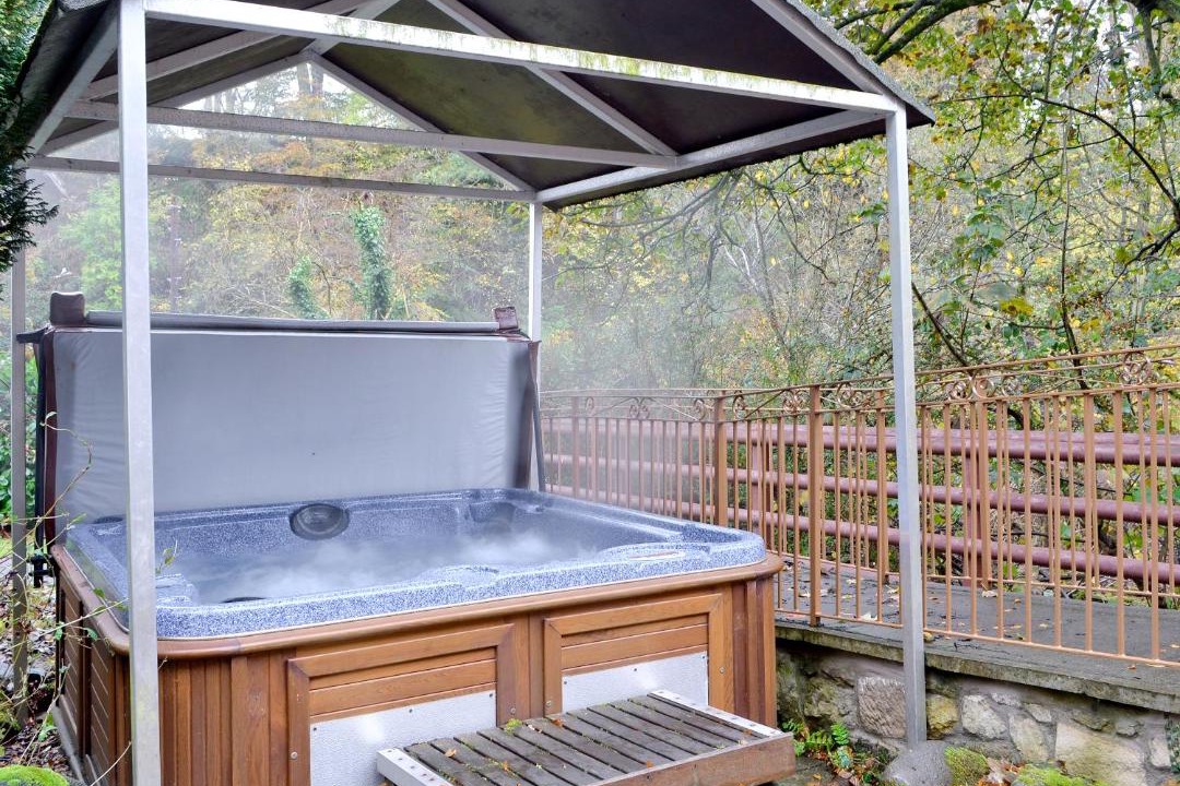 Photo of Others in Linlithgow