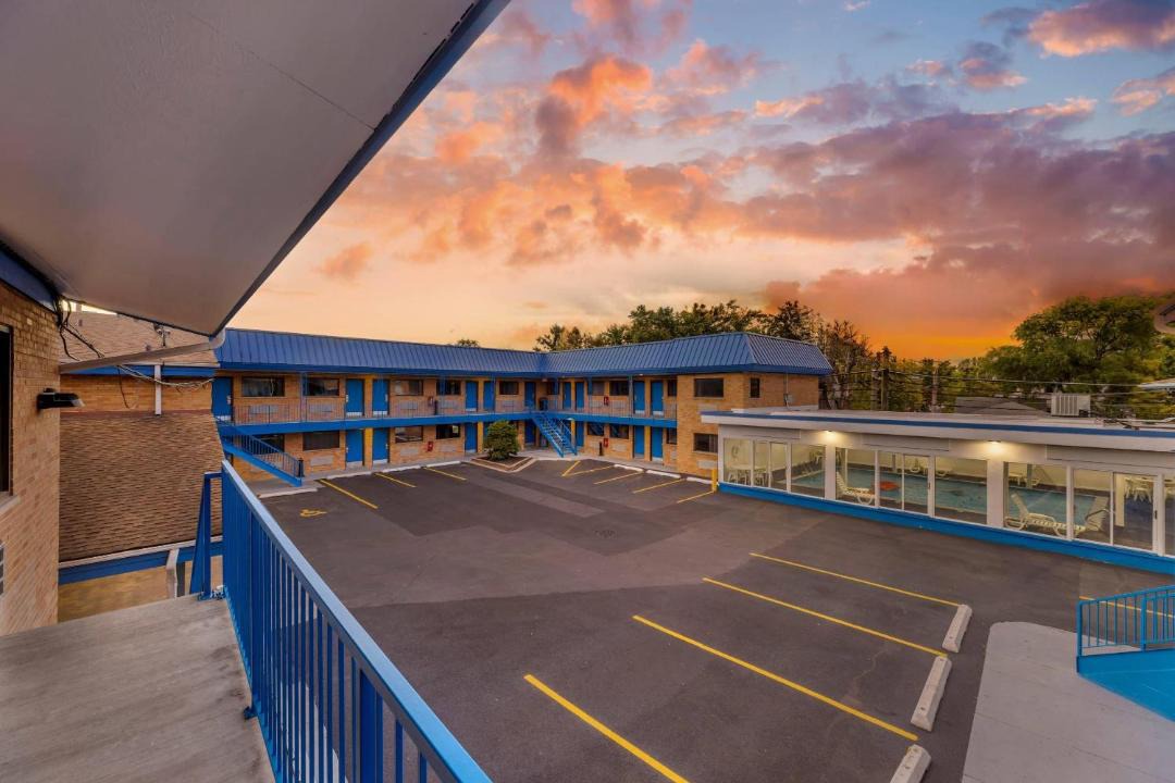 Photo of Others in Lyons