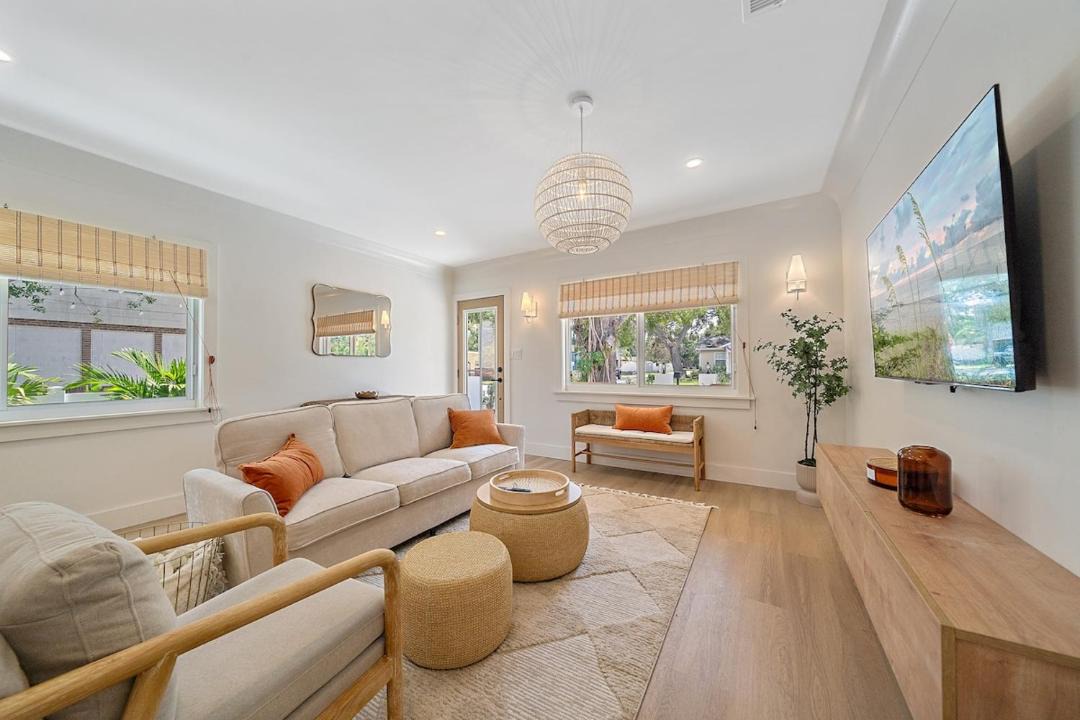 Photo of Livingroom in Arlington Park