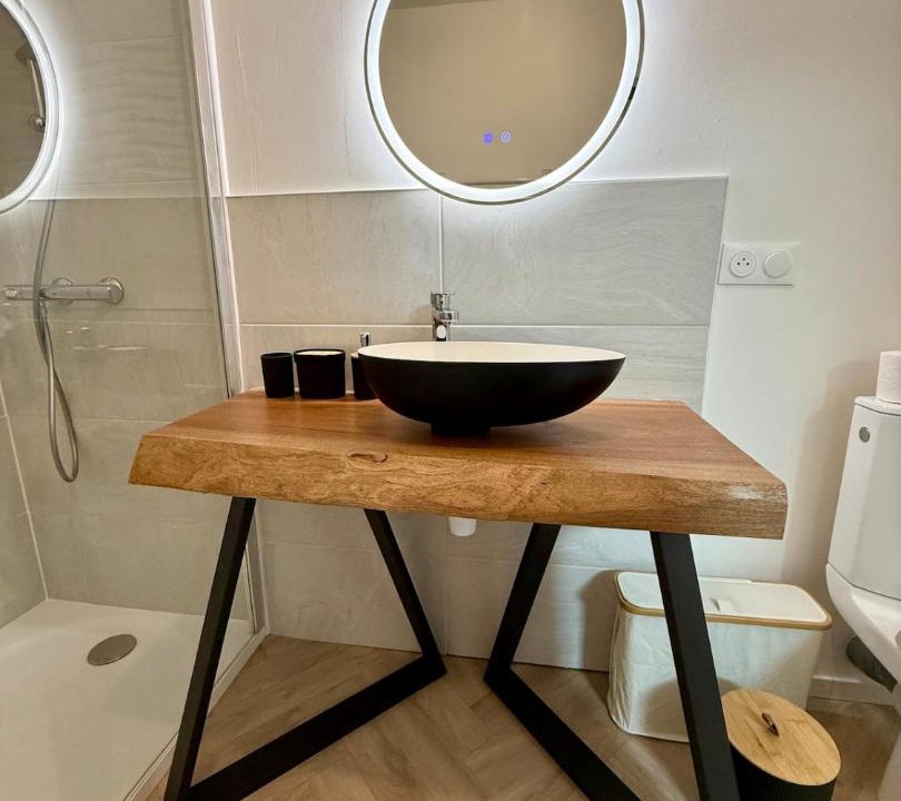 Photo of Bathroom in Saint-Jean-d'Angely