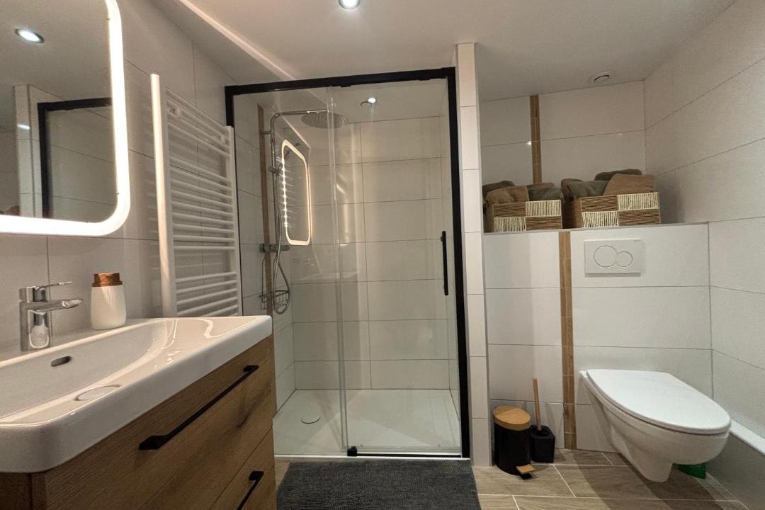 Photo of Others in Epieds