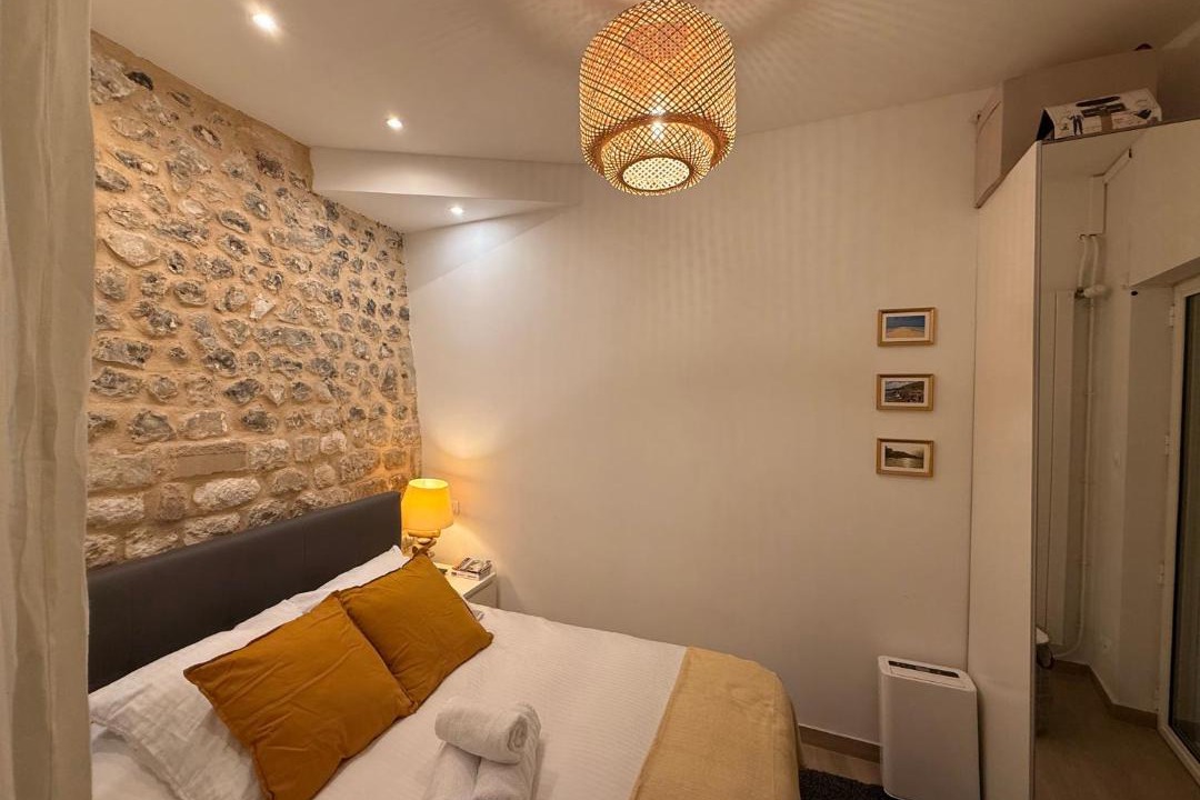 Photo of Bedroom in Rouen City Centre