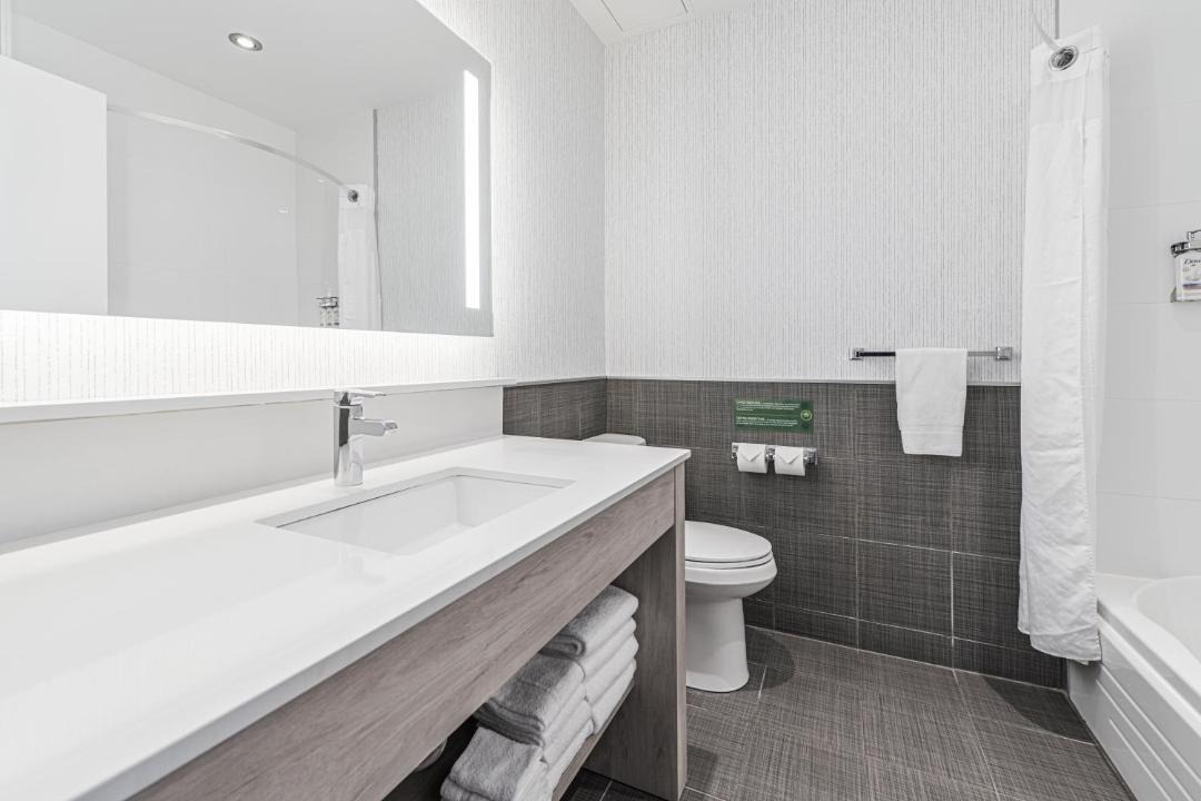 Photo of Bathroom in Saint Hyacinthe