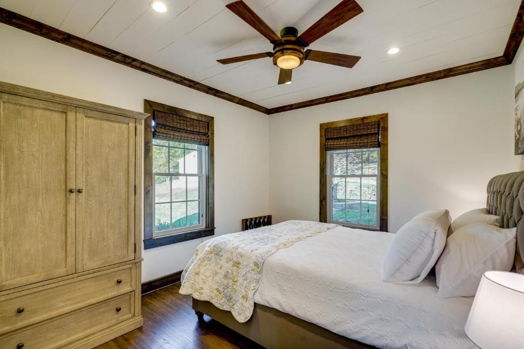 Photo of Bedroom in Sullivan