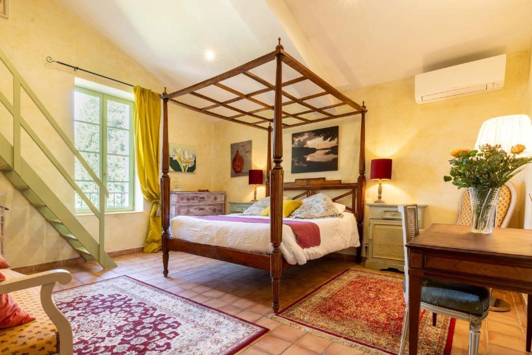 Photo of Bedroom in Caumont-sur-Durance