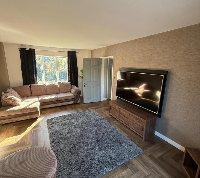 Photo of Others in Hoylandswaine