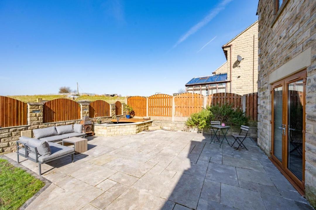 Photo of Others in Hoylandswaine