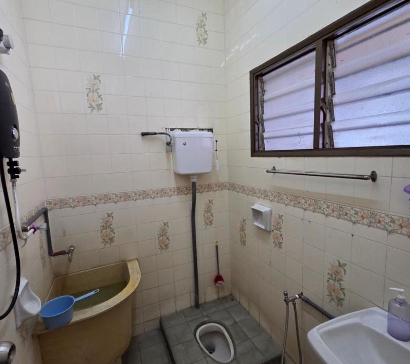 Photo of Bathroom in Kampung Simee