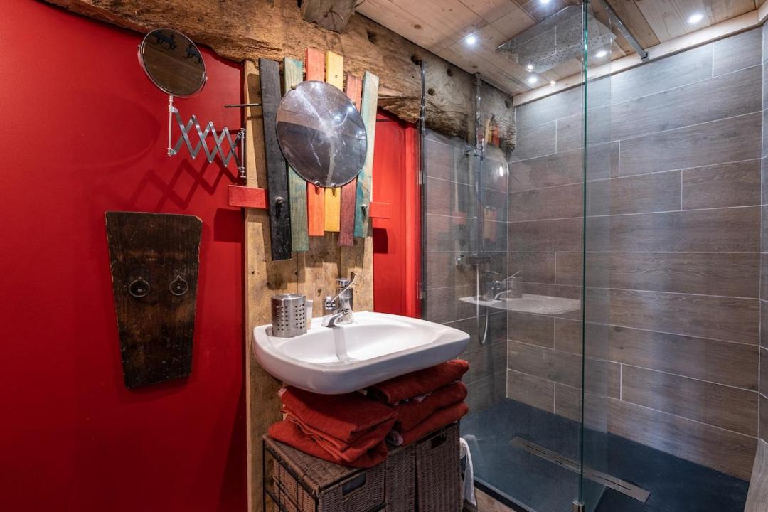 Photo of Bathroom in Lescheraines