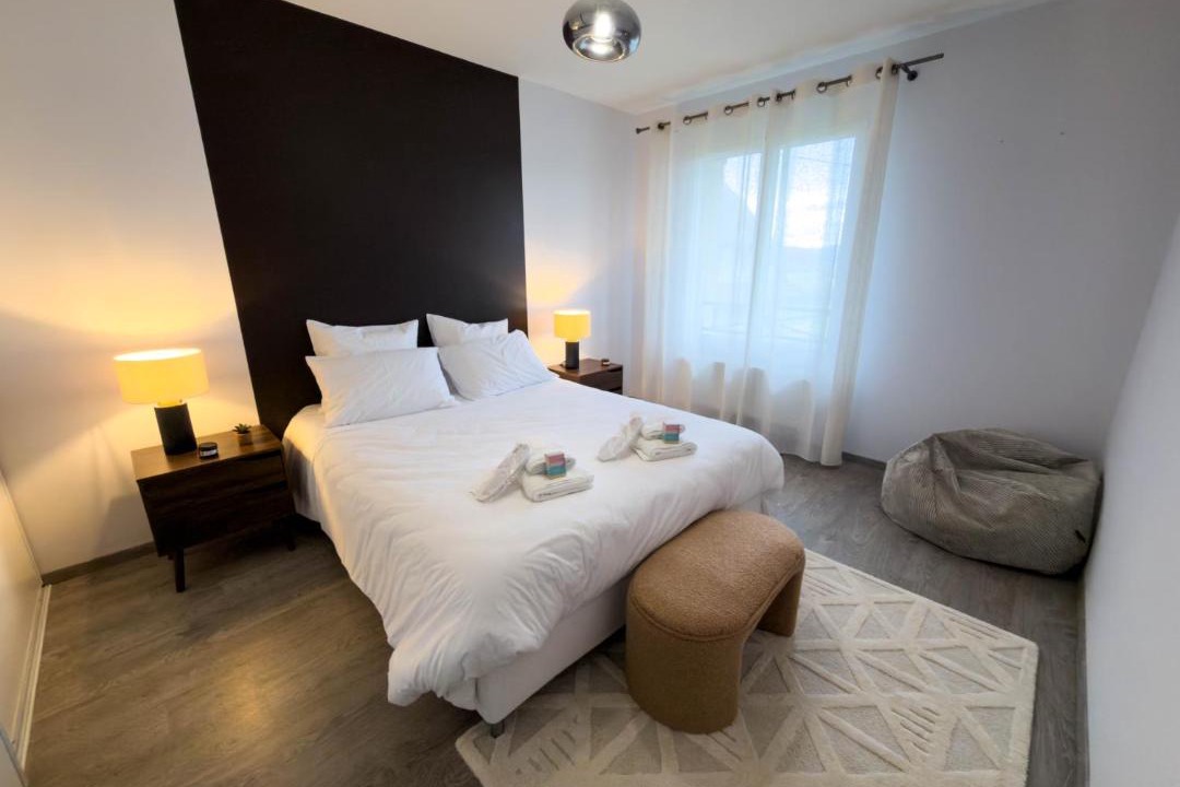 Photo of Bedroom in Vezeronce-Curtin