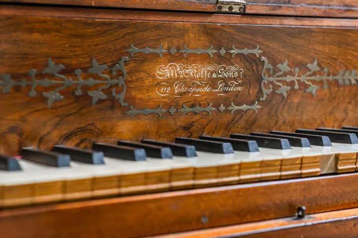 Photo of Others in Sevres