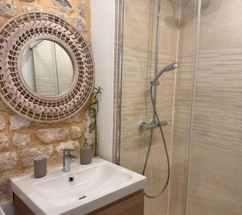 Photo of Bathroom in Rouen City Centre