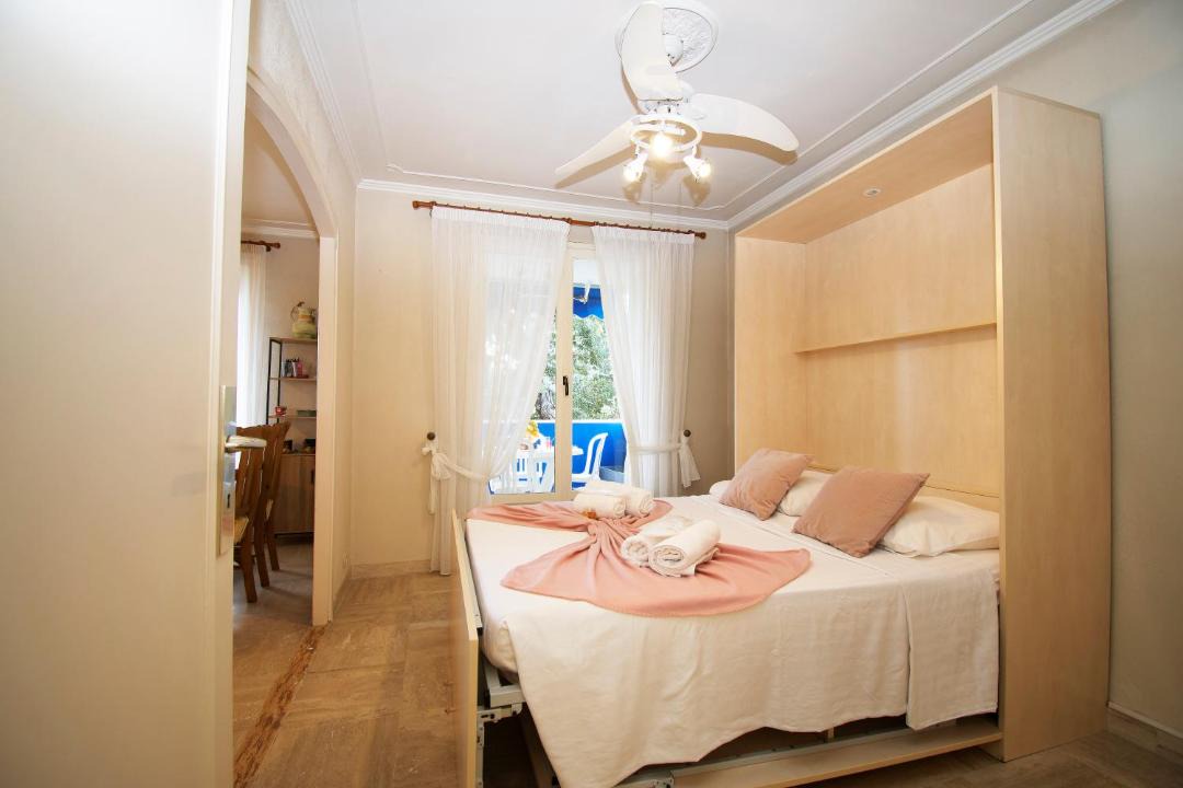 Photo of Bedroom in Mandelieu-La-Napoule