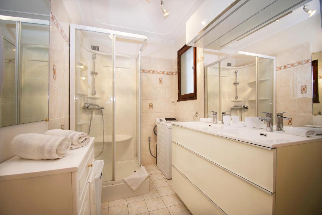 Photo of Bathroom in Mandelieu-La-Napoule