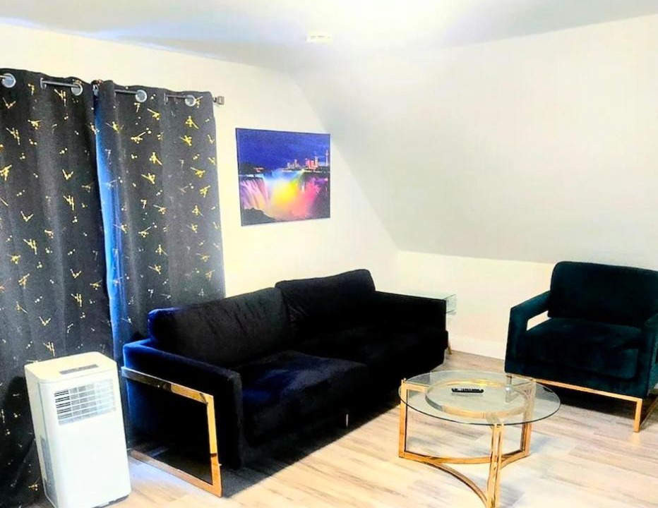 Photo of Livingroom in Downtown Niagara Falls