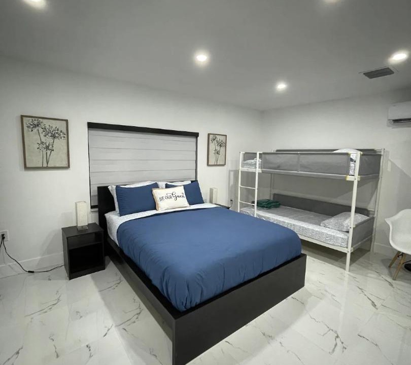 Photo of Bedroom in Ludlam