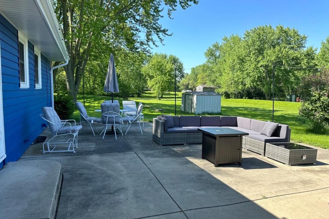 Photo of Others in New Munster