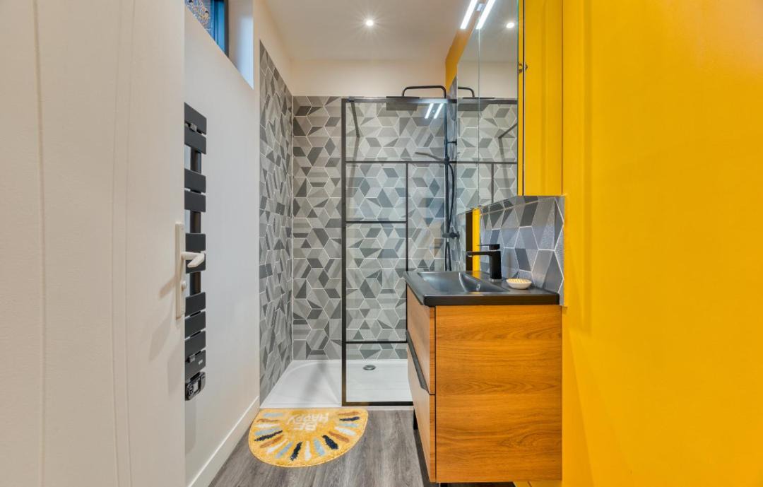 Photo of Others in Butot