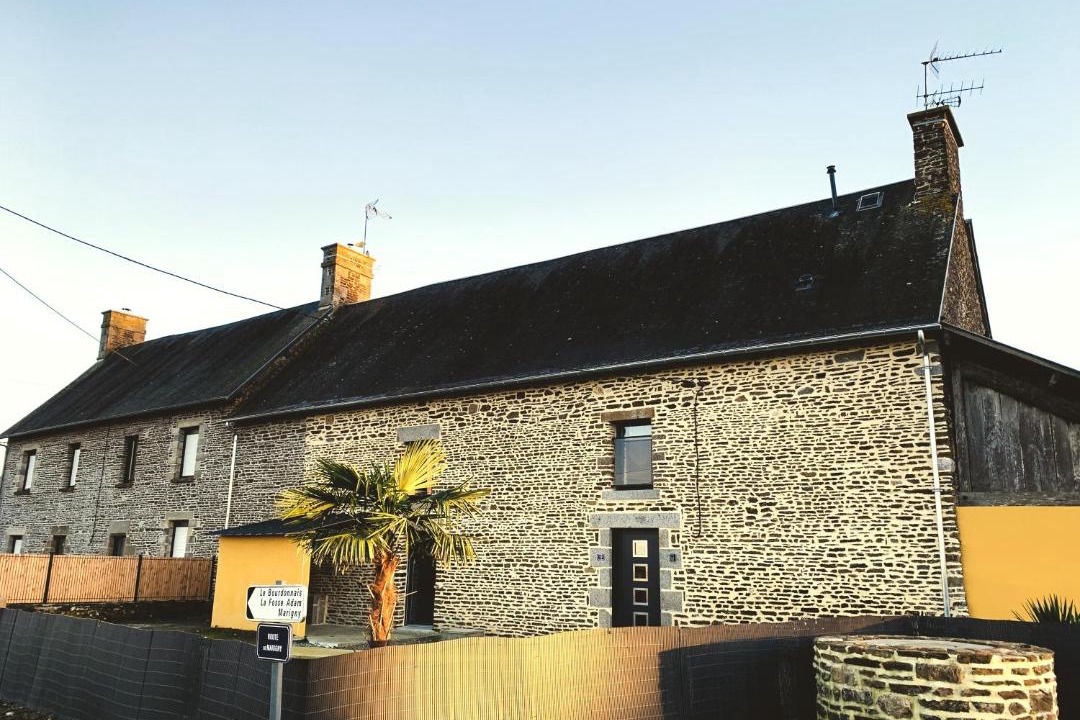 Photo of Buildings in Montanel