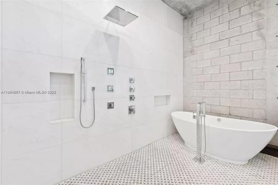 Photo of Bathroom in Biscayne Park