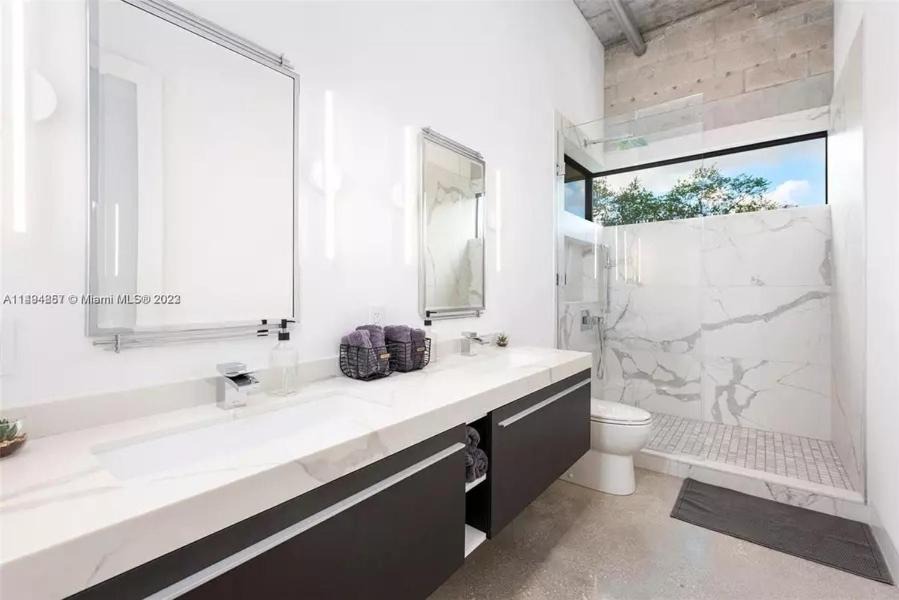 Photo of Bathroom in Biscayne Park