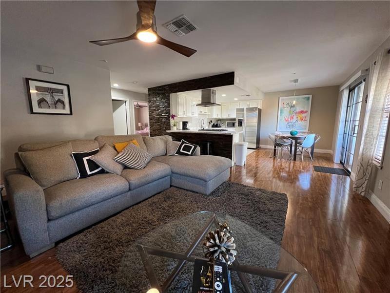 Photo of Livingroom in Spring Valley
