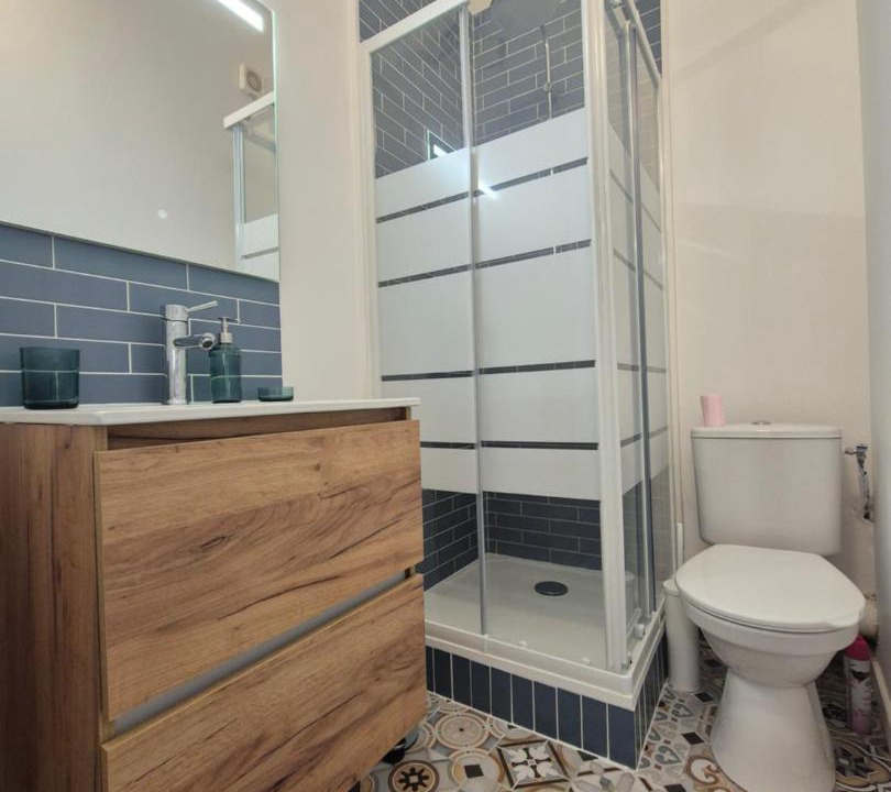 Photo of Bathroom in Rouen City Centre