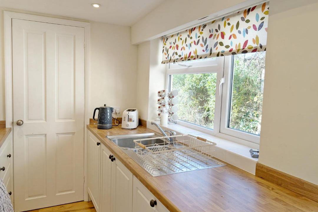 Photo of Kitchen in Midhurst