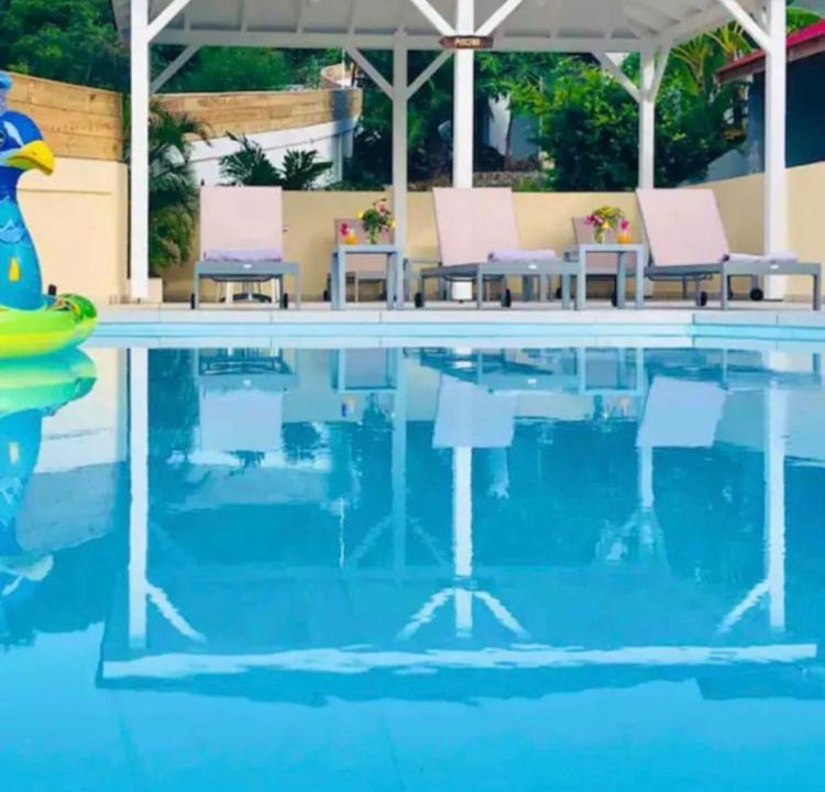 Photo of Others in Cul de Sac