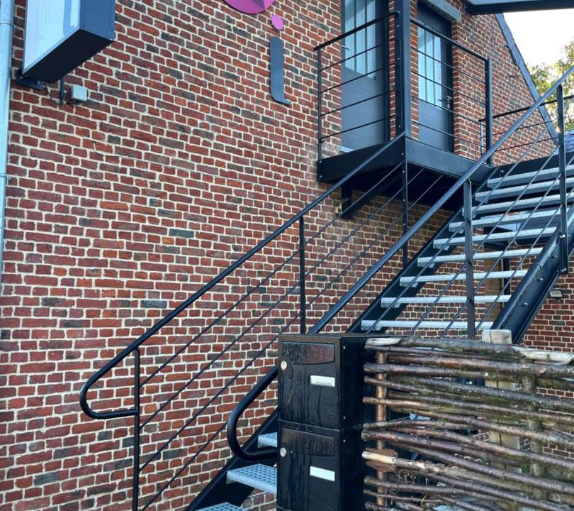 Photo of Others in Boue