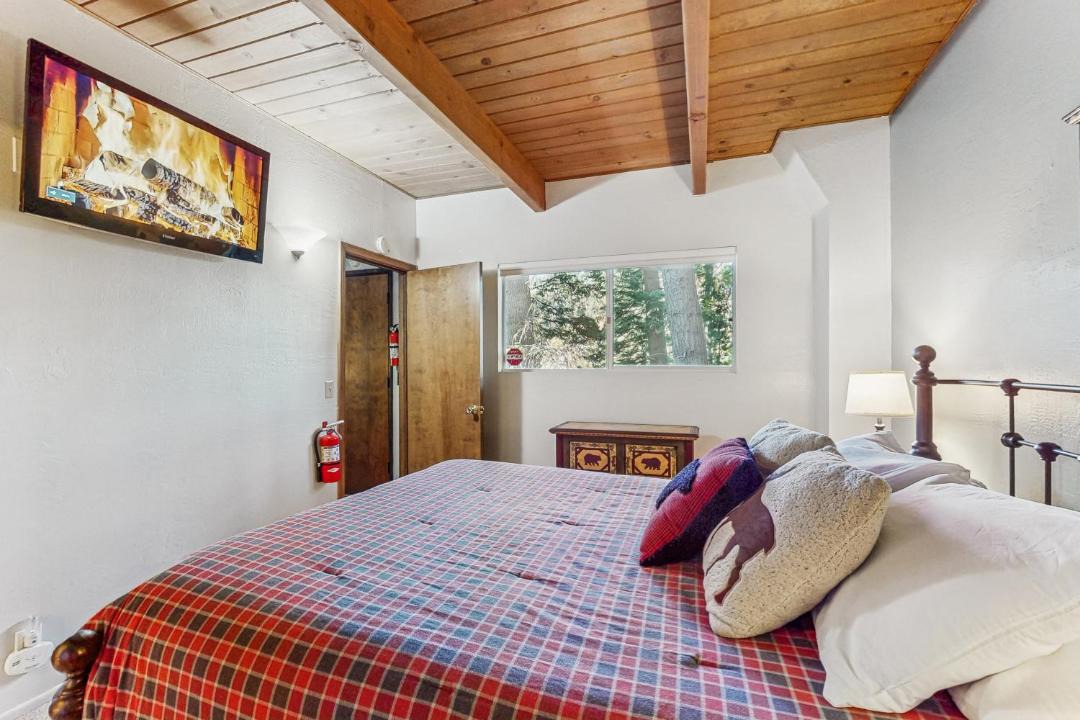 Photo of Bedroom in Arrowhead Villas