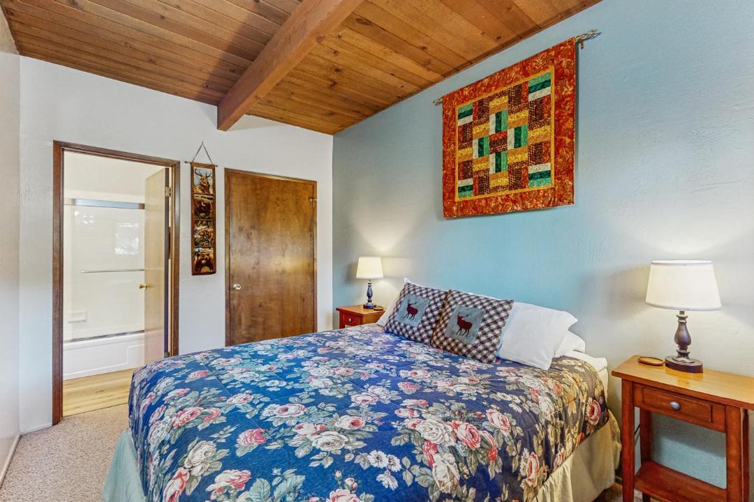 Photo of Bedroom in Arrowhead Villas